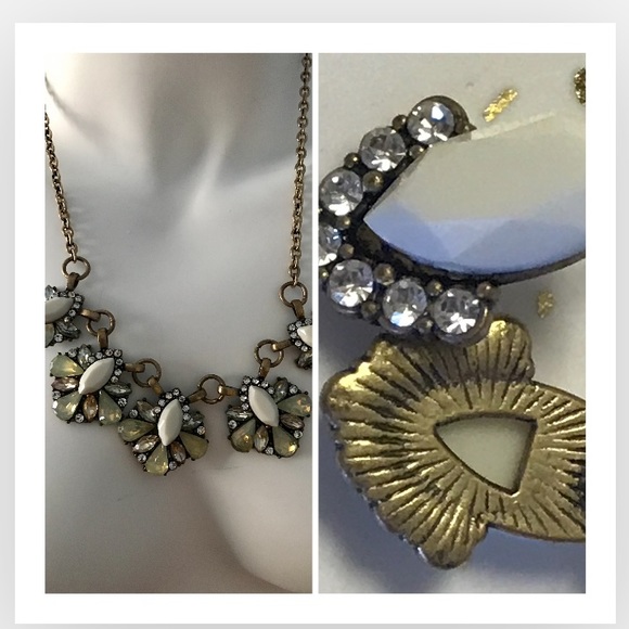 Necklace & Earrings Antique Look Statement - Picture 2 of 6